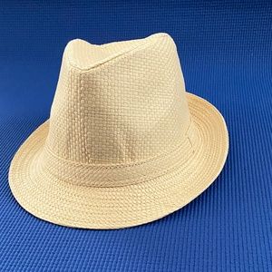 Fedora hat  size S/M -natural straw material.